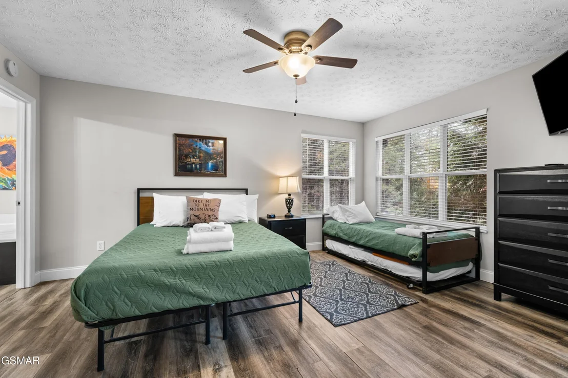 Photo of 550 Sassafras Trail