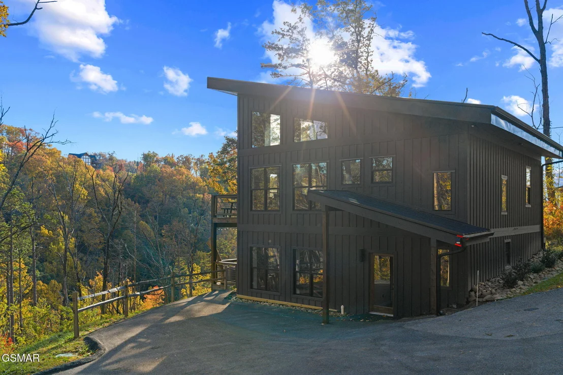 Photo of 2216 Headrick Lead