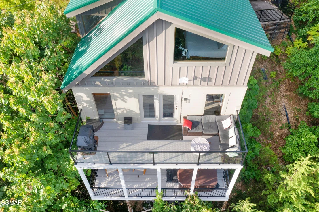 Photo of 920 Falcon View Way