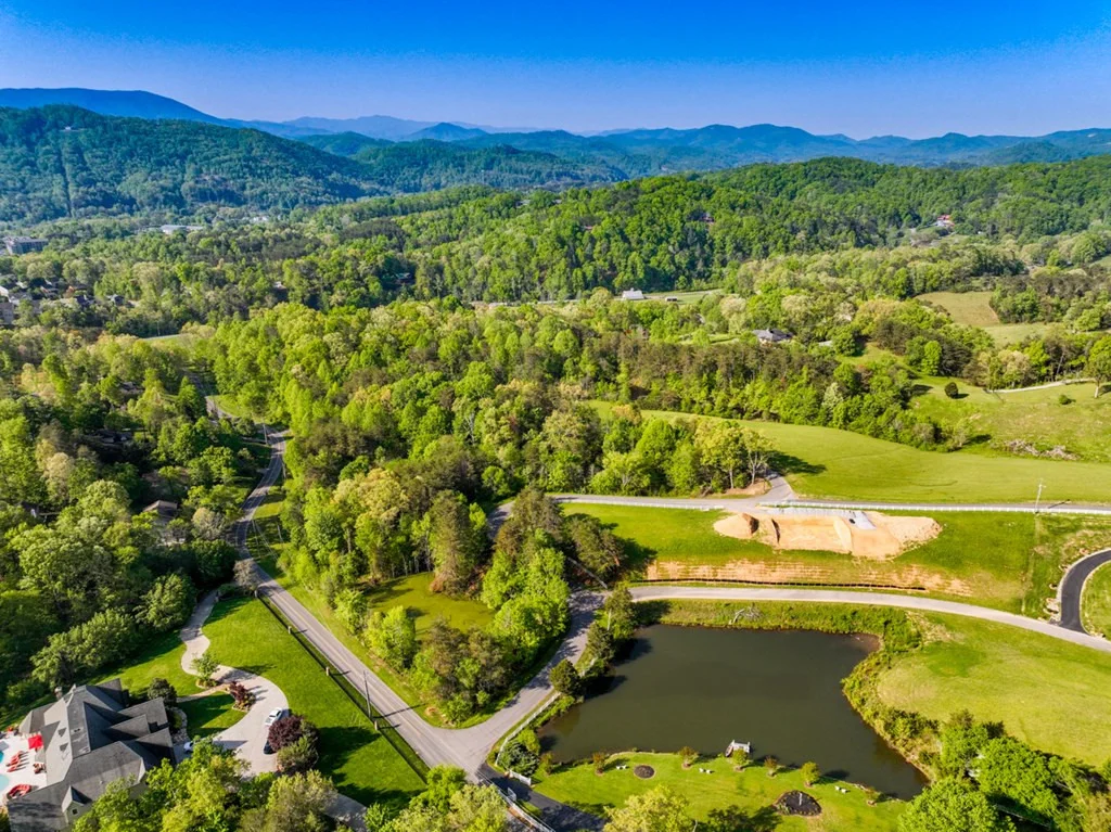 Photo of 1140 Crestview Drive