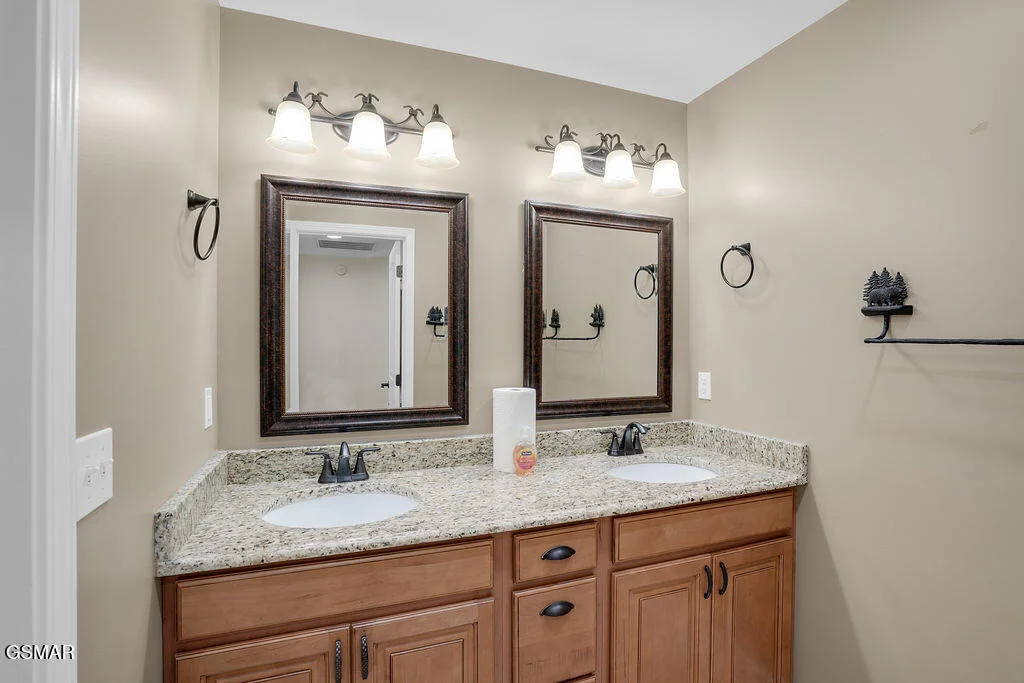 Photo of 1202 Foxwood Drive