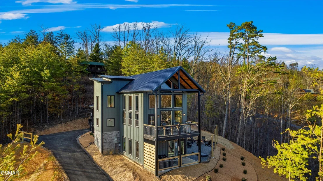 Photo of 1518 Bear Valley Road