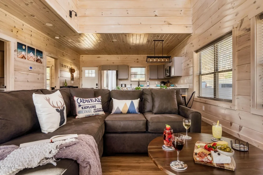 Photo of 2852 Sequoia Road