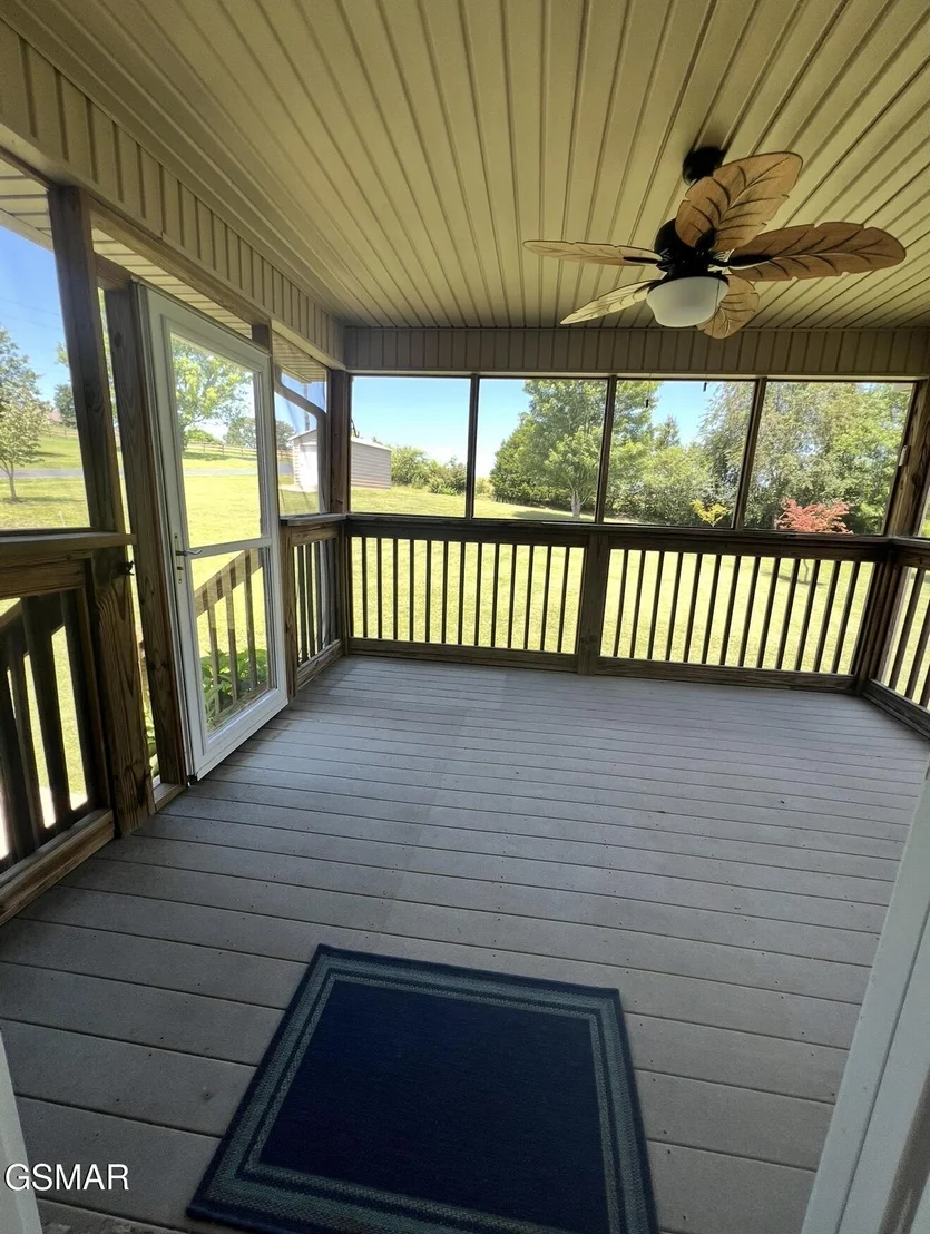 Photo of 2449 Oakview Lane