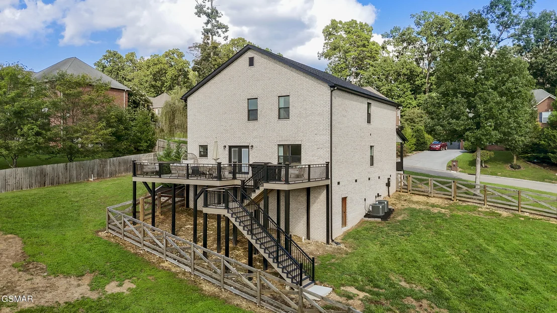Photo of 1007 Crown Ridge Lane
