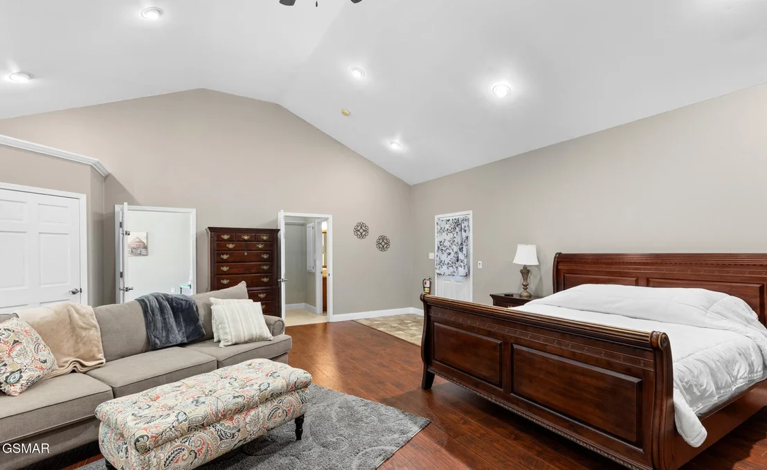 Photo of 740 Pollard Road