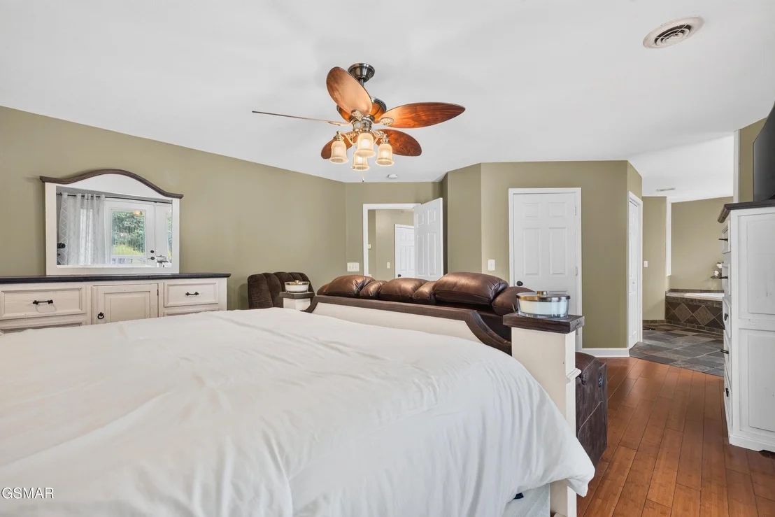 Photo of 917 Crickett Drive
