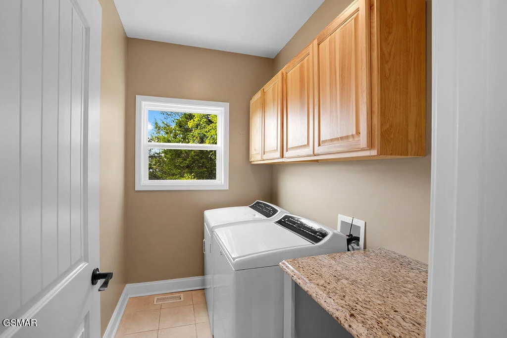 Photo of 1202 Foxwood Drive