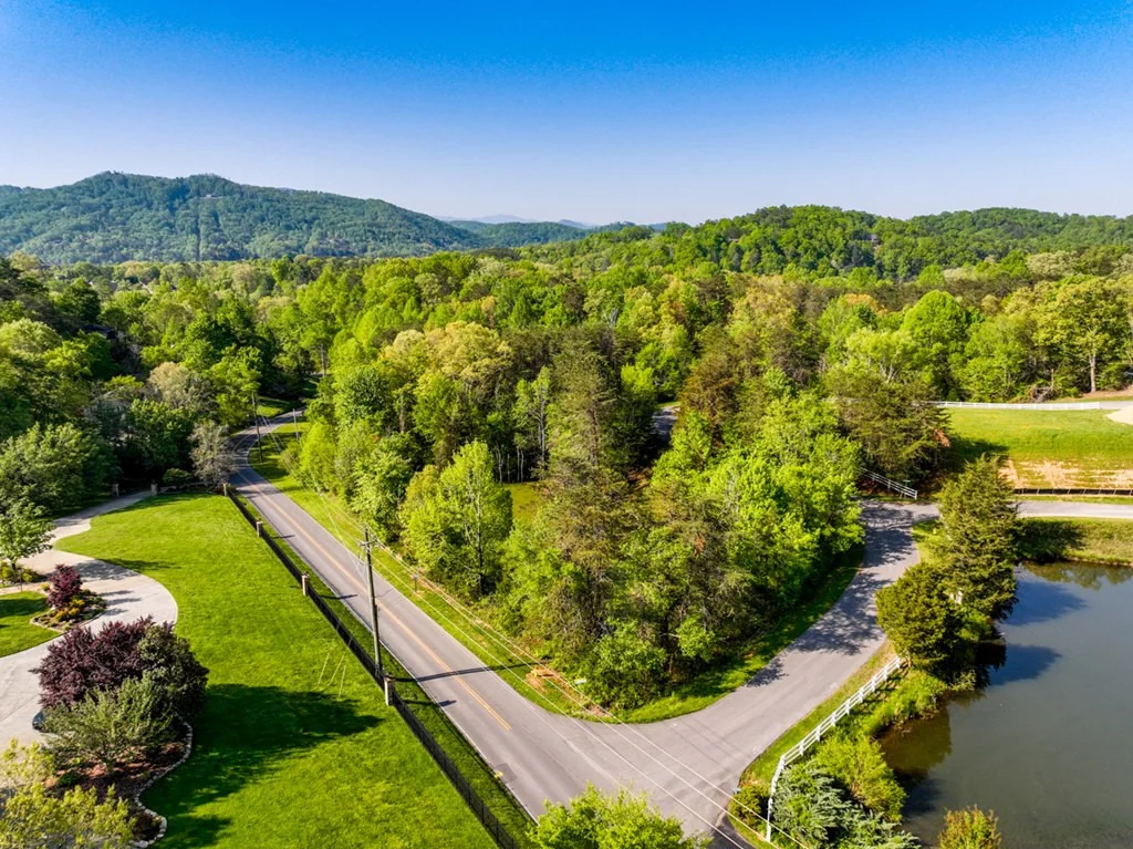 Photo of 1140 Crestview Drive