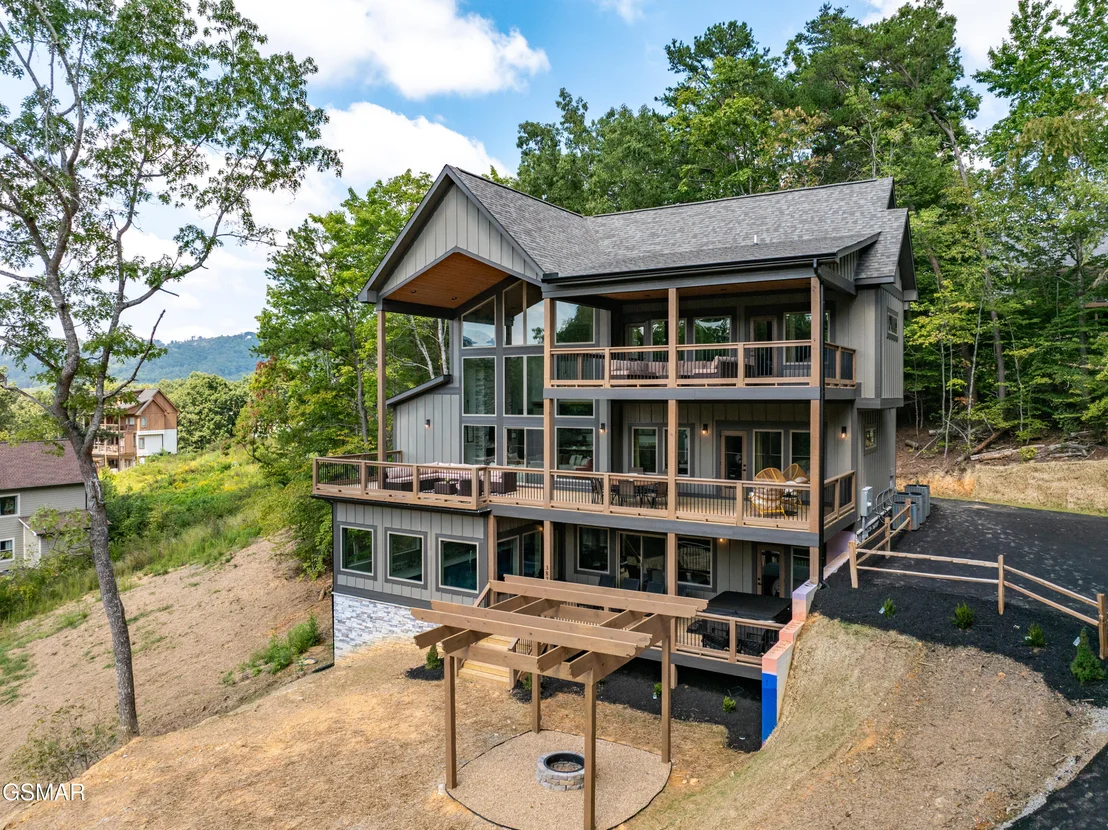 Photo of 3839 Revetta Circle