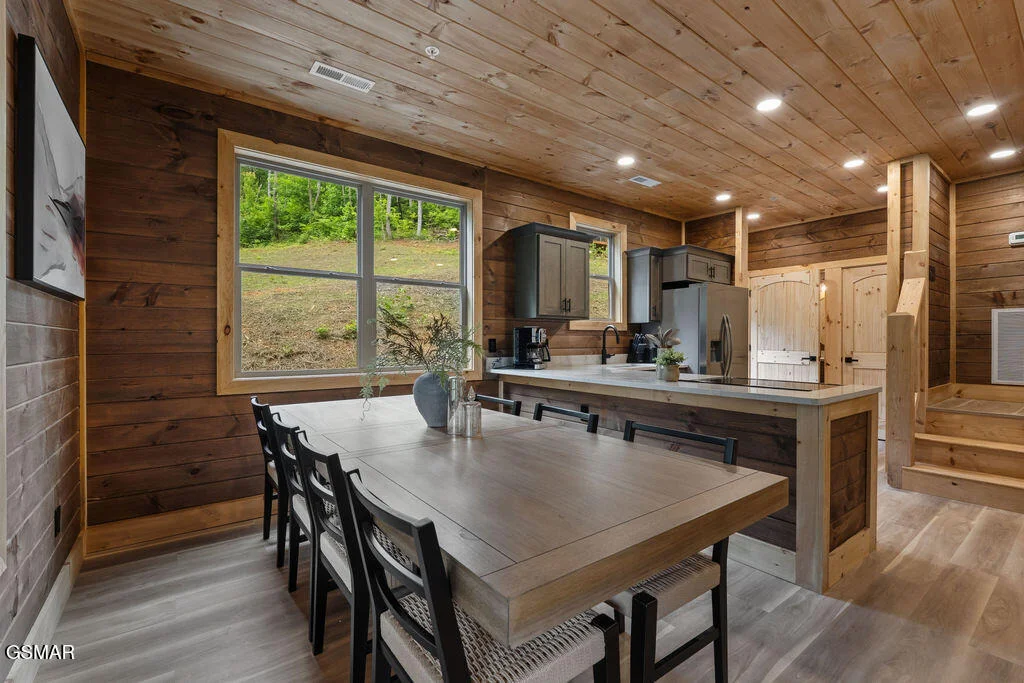 Photo of 2176 Spurling Road
