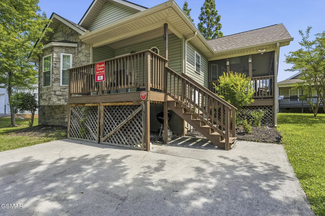 Photo of 650 Lloyd Huskey Road