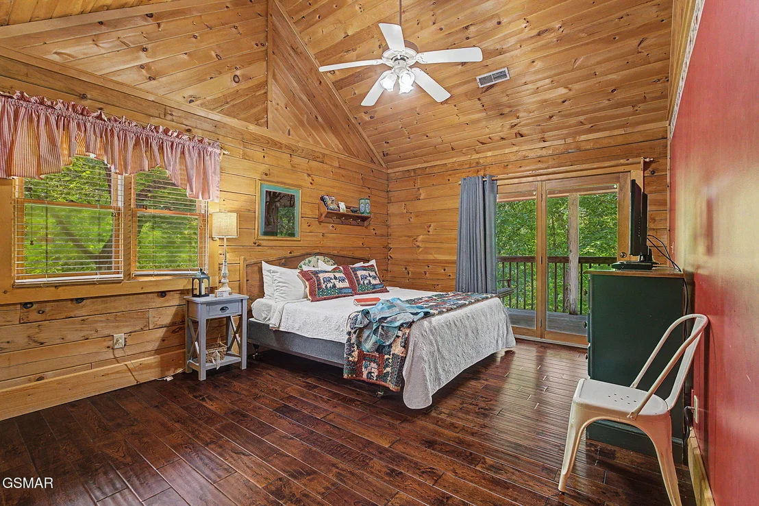 Photo of 852 Bear Run Way