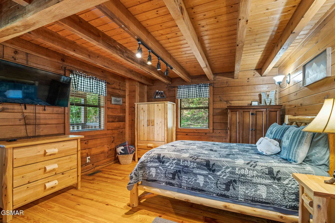 Photo of 439 Hideaway Ridge Circle