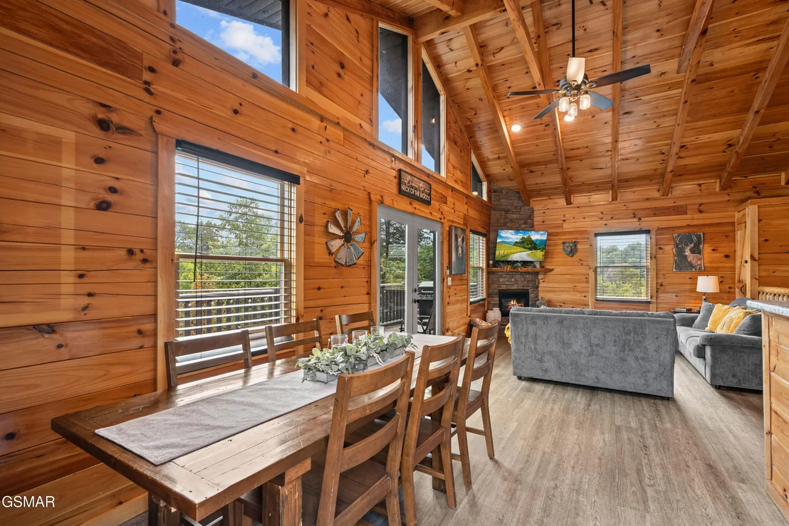 Photo of 705 Rondayview Lane