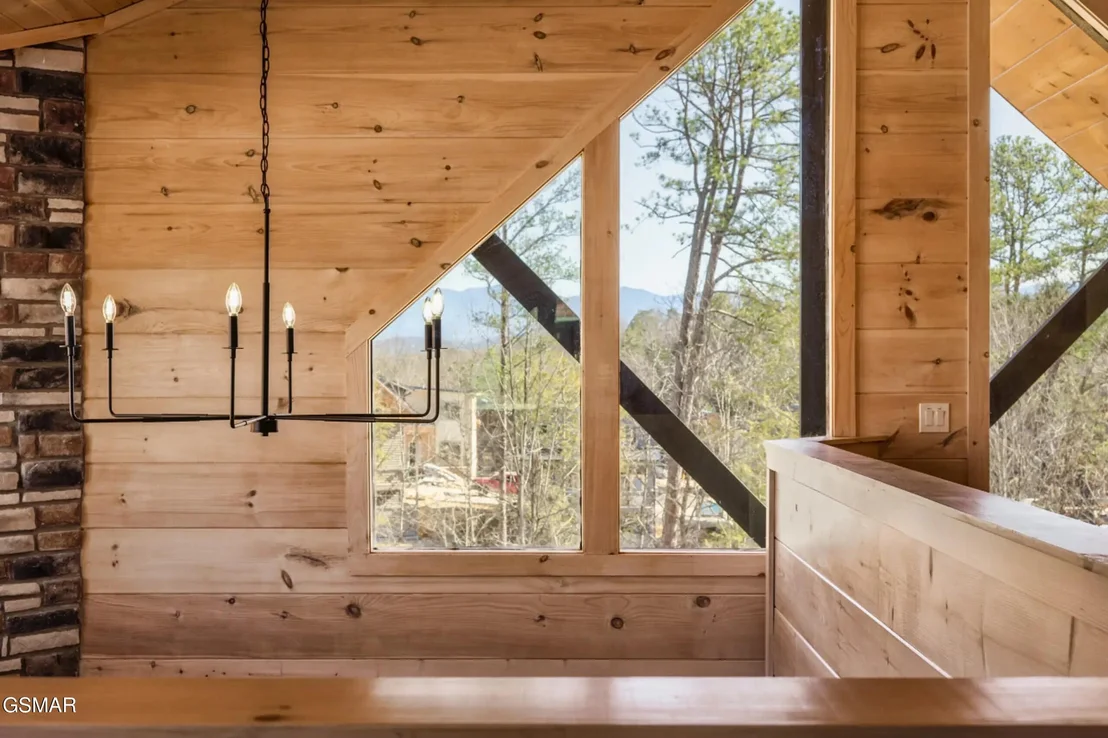 Photo of 2852 Sequoia Road