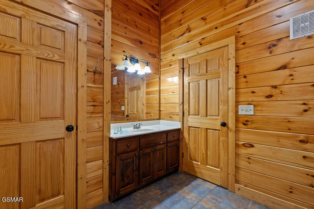 Photo of 326 Alpine Mountain Way