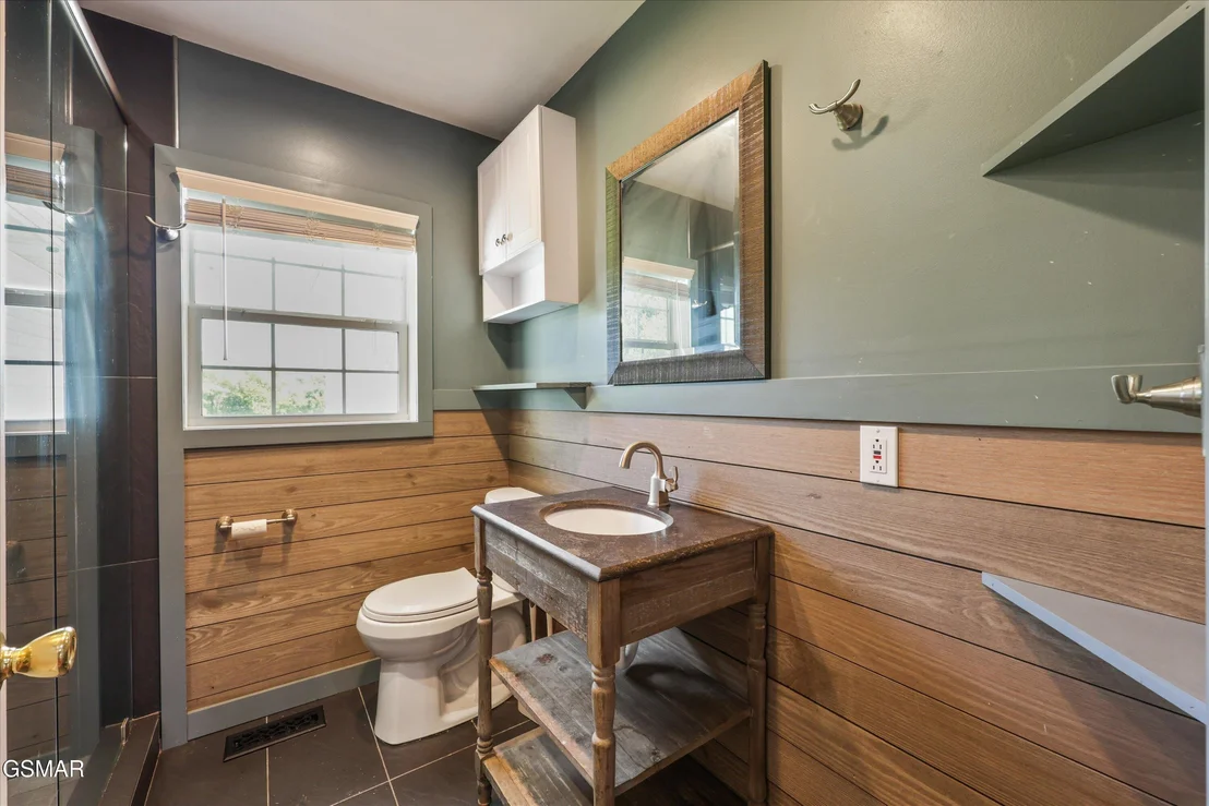 Photo of 1356 Bluegrass Road
