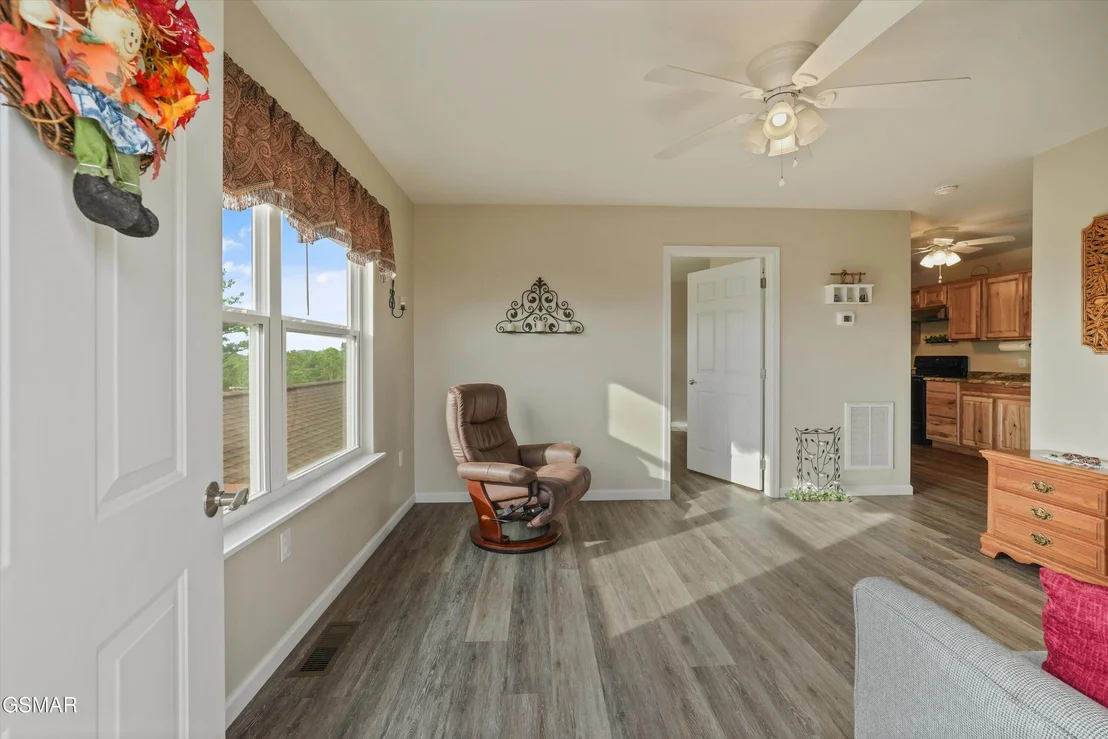 Photo of 2064 Kerr Road