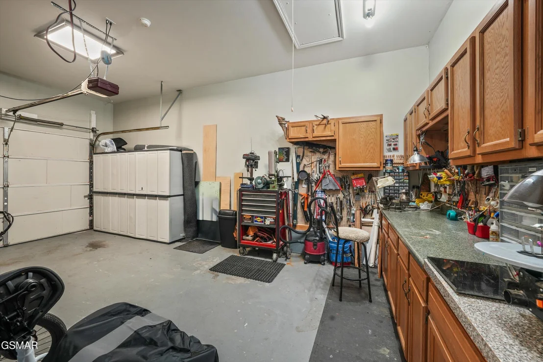Photo of 2064 Kerr Road