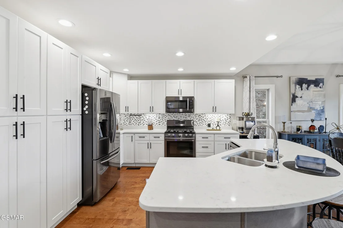 Photo of 705 Waters Edge