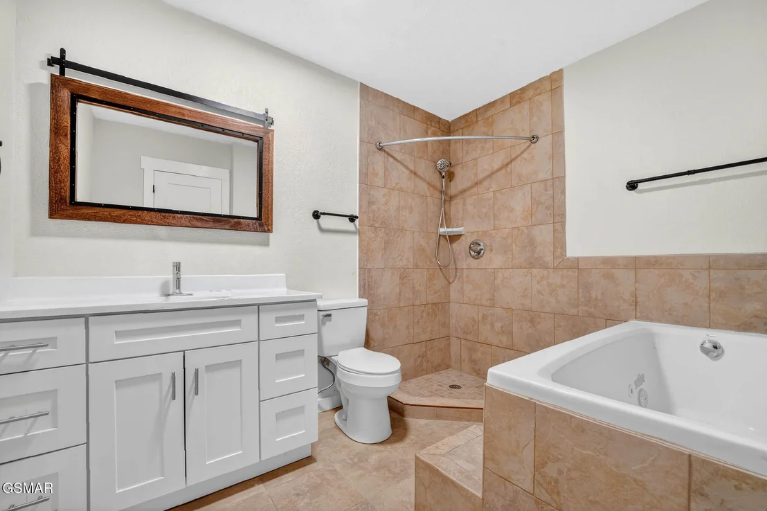 Photo of 1050 Briar Court