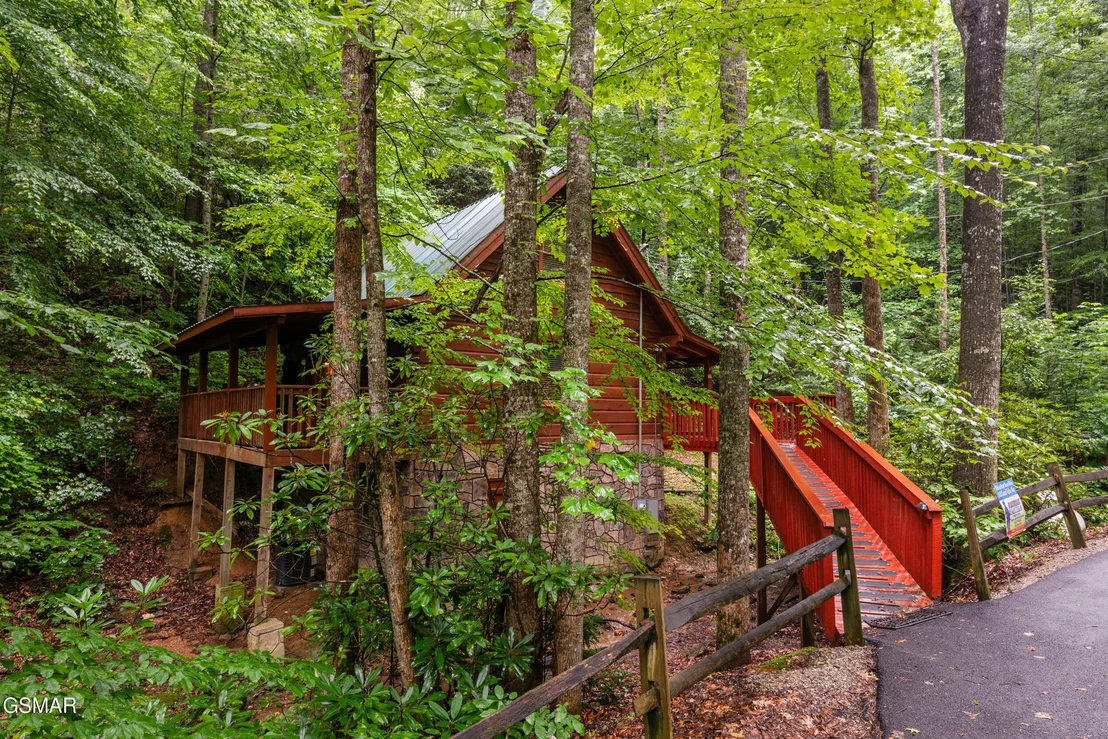Photo of 1823 Laurel Valley Way