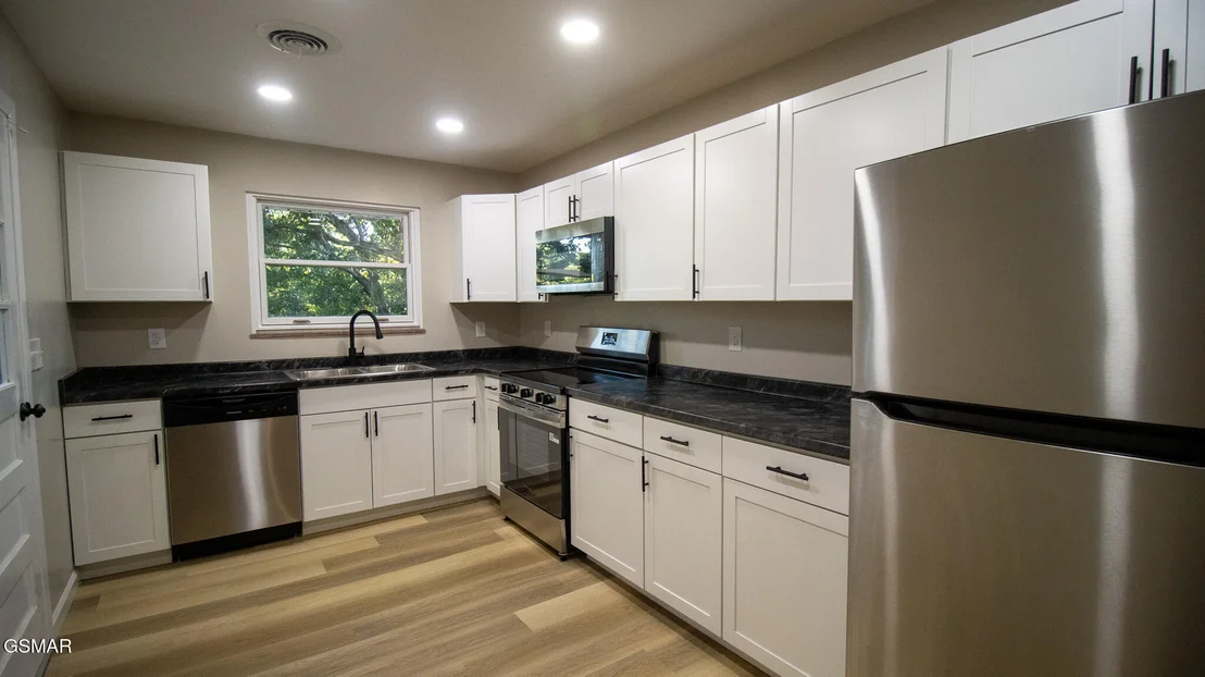 Photo of 1072 Sunset Circle