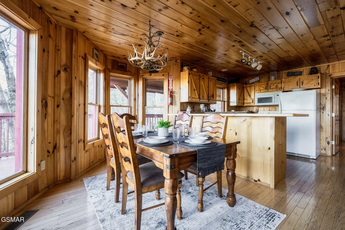 Photo of 2775 Overholt Trail