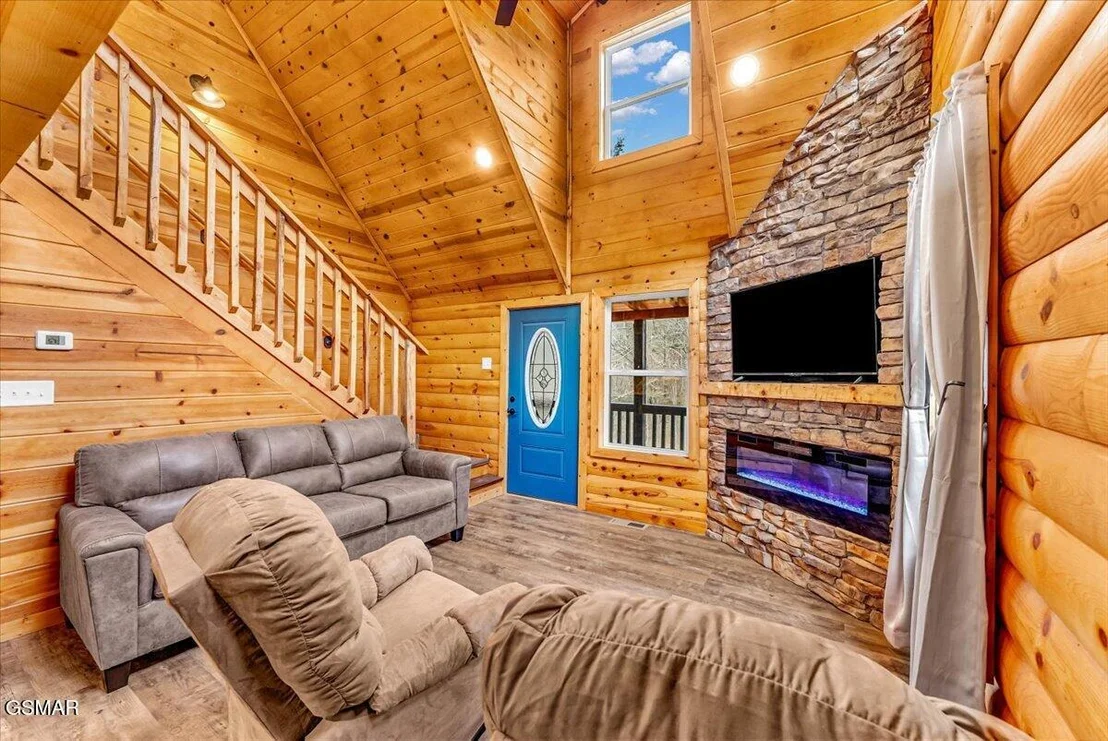 Photo of 2321 Willow Lane