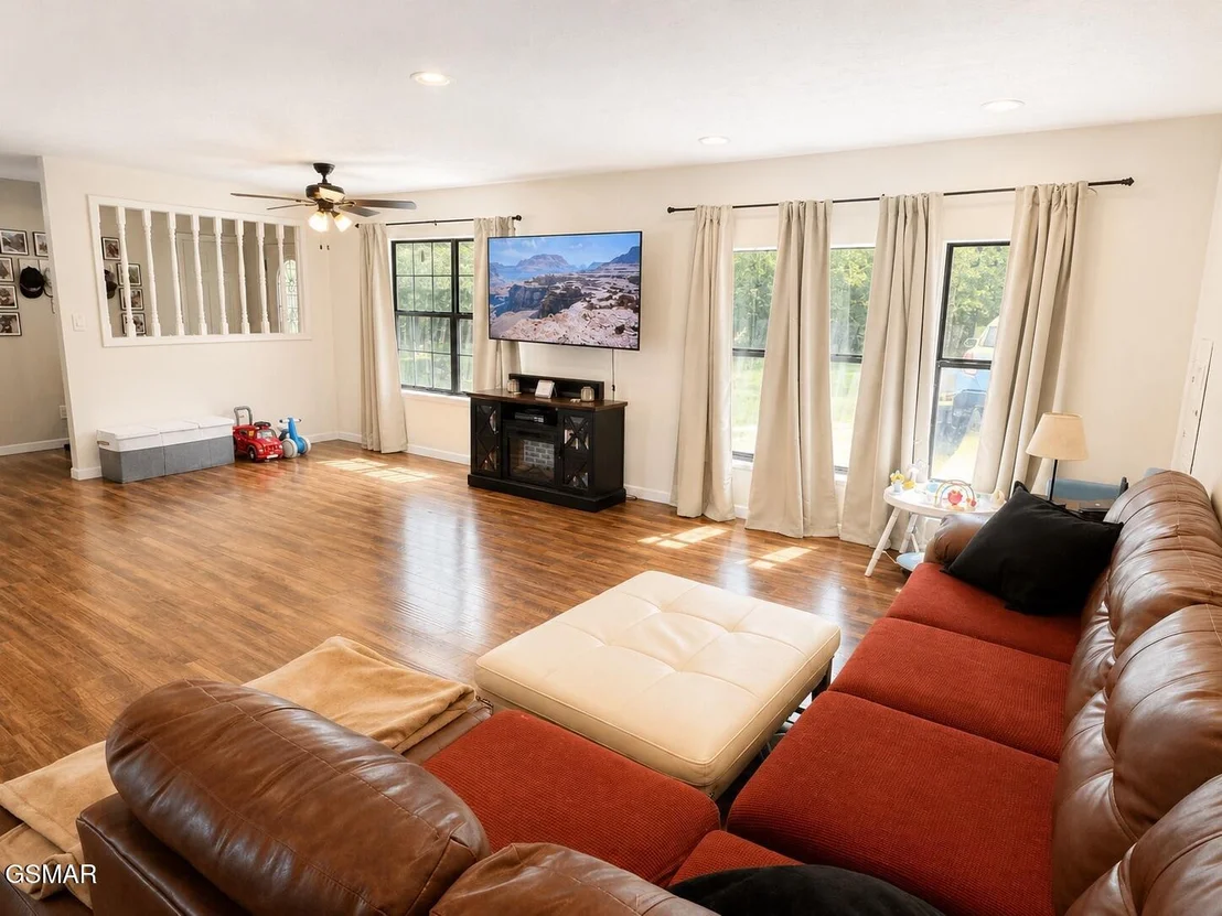 Photo of 571 Patterson Road