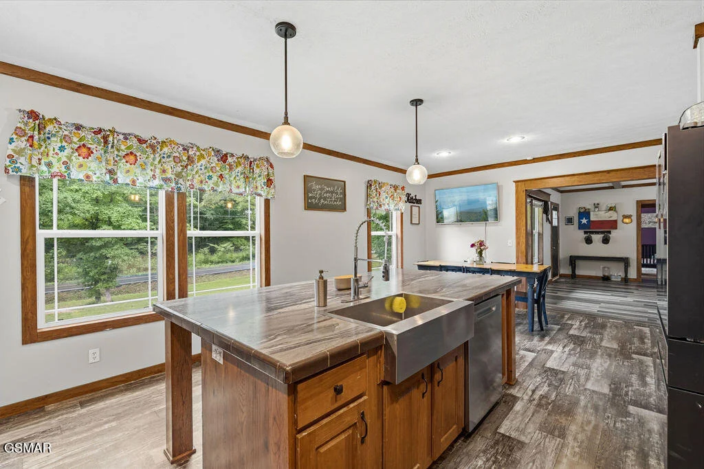Photo of 704 Mize Road