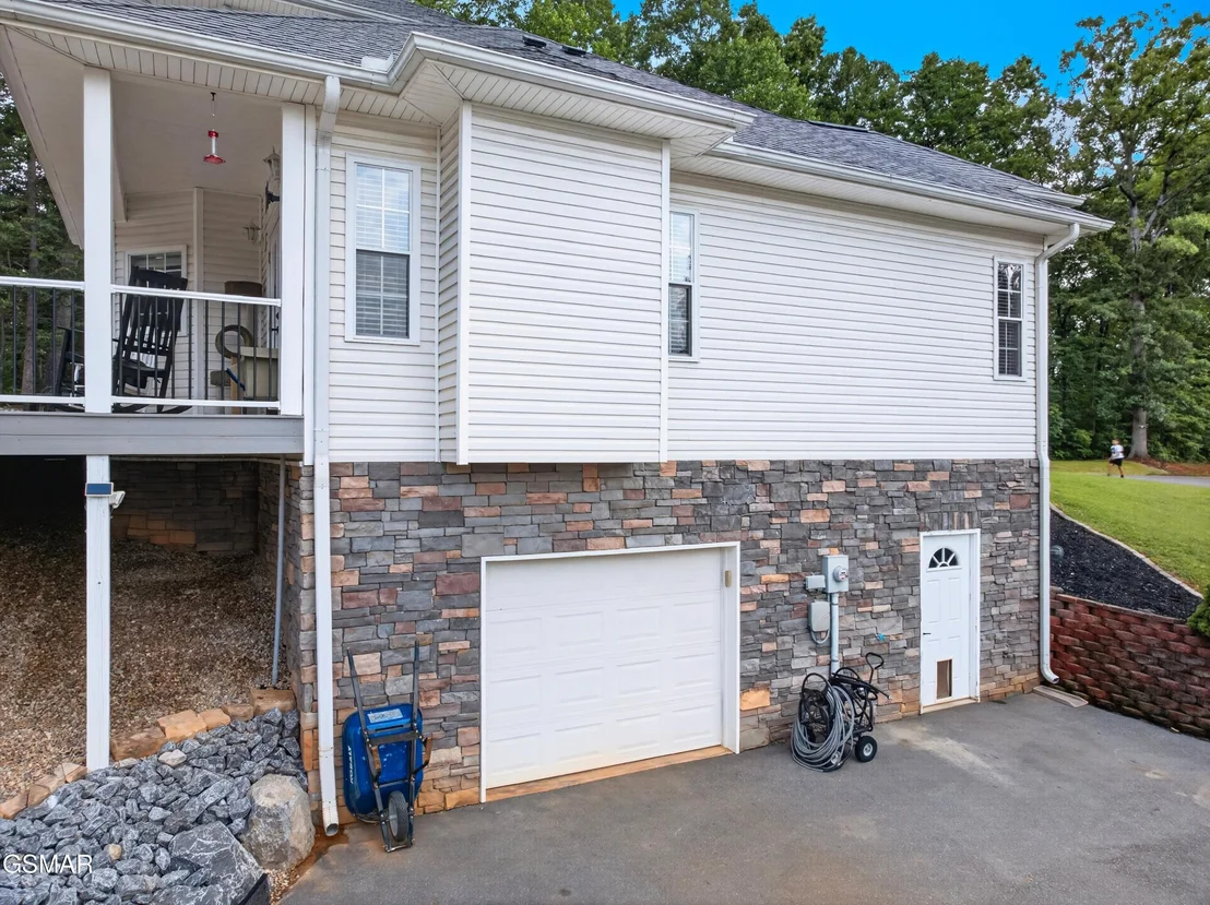 Photo of 917 Crickett Drive