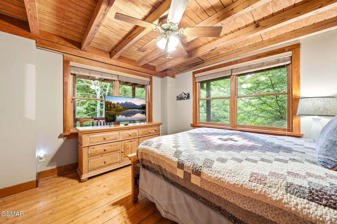 Photo of 1563 Grant Road
