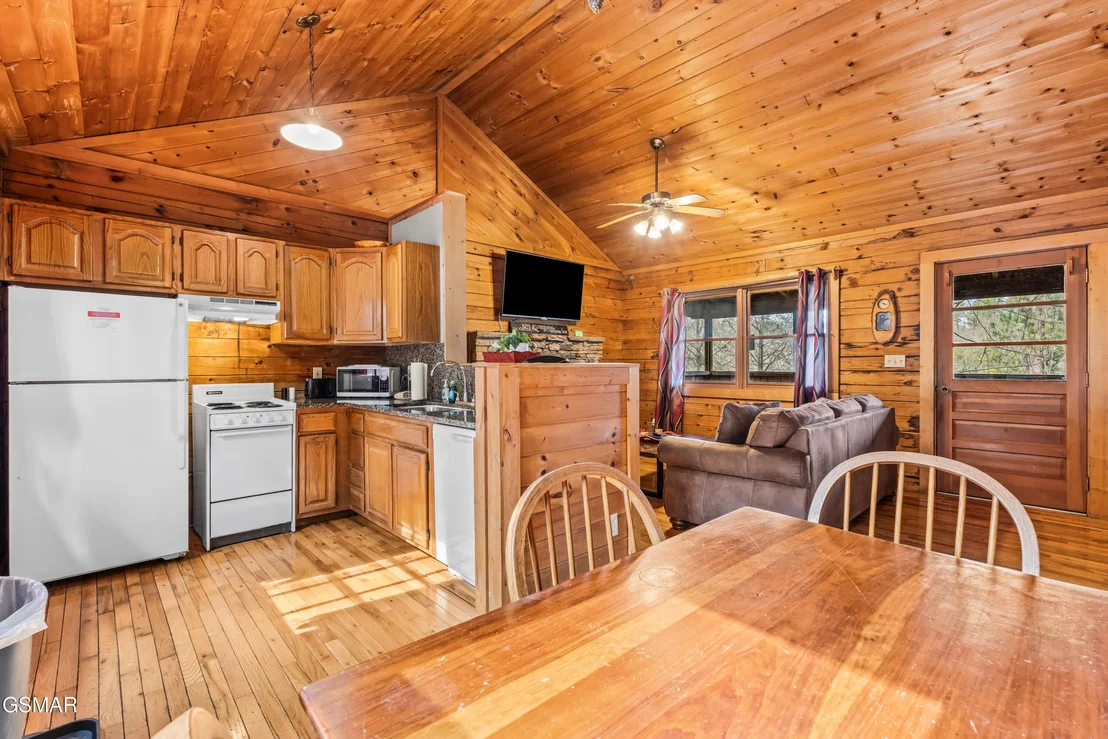 Photo of 1716 Ridgecrest Drive