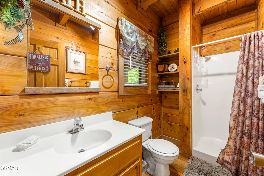 Photo of 1823 Laurel Valley Way
