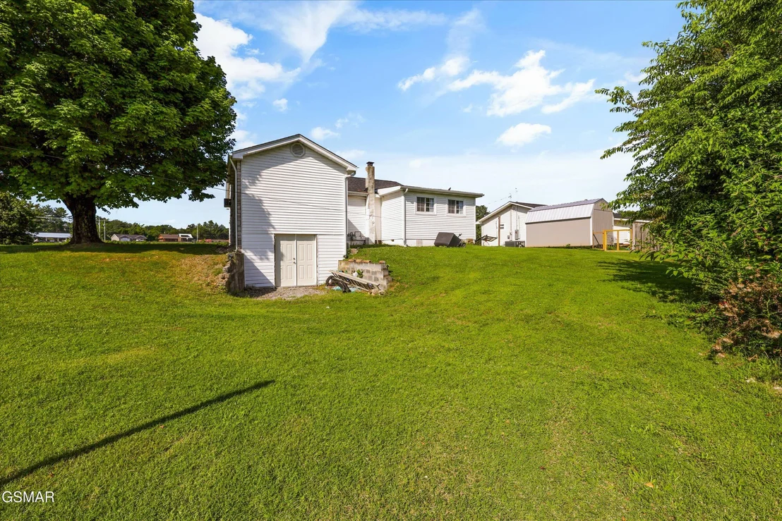 Photo of 1356 Bluegrass Road