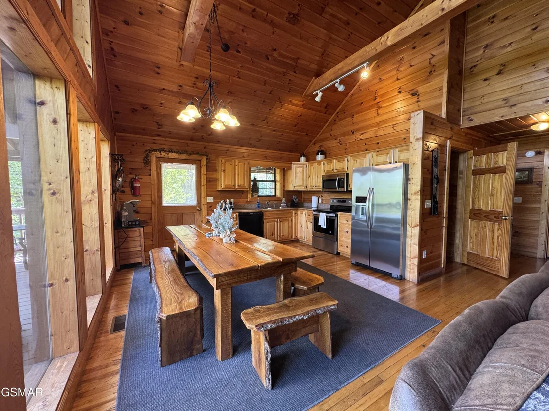Photo of 2409 Walnut Cove Way