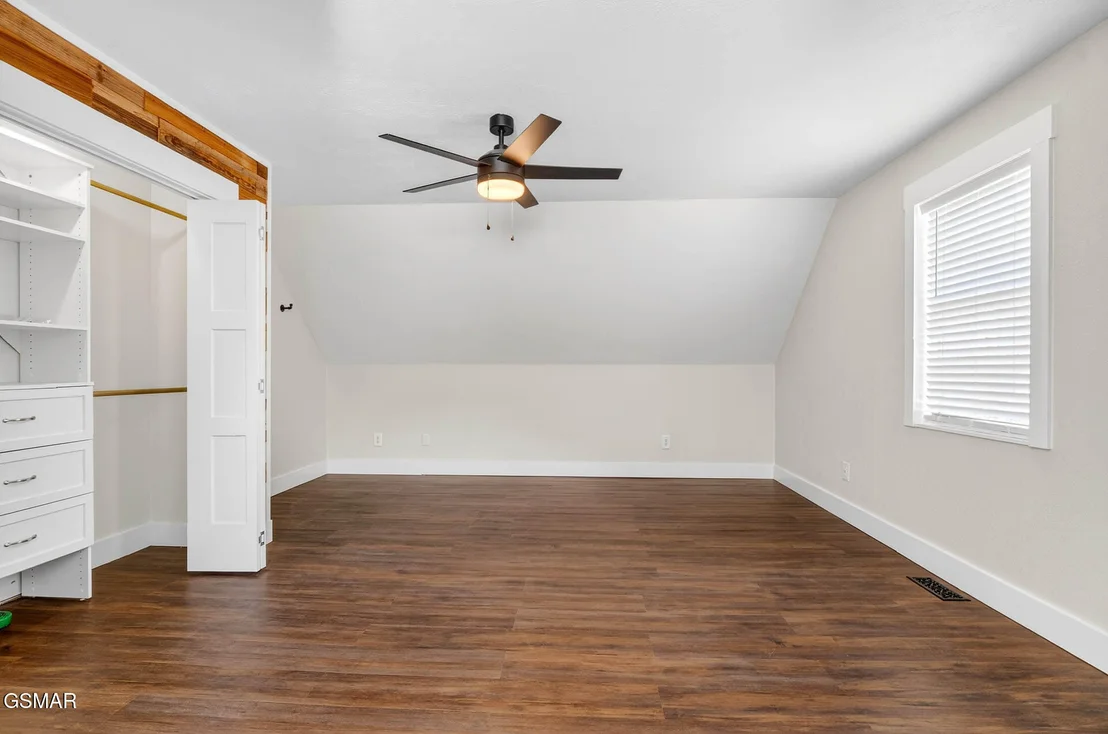 Photo of 1050 Briar Court