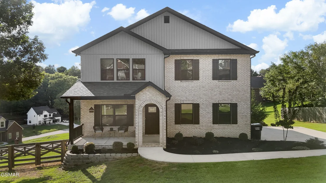 Photo of 1007 Crown Ridge Lane