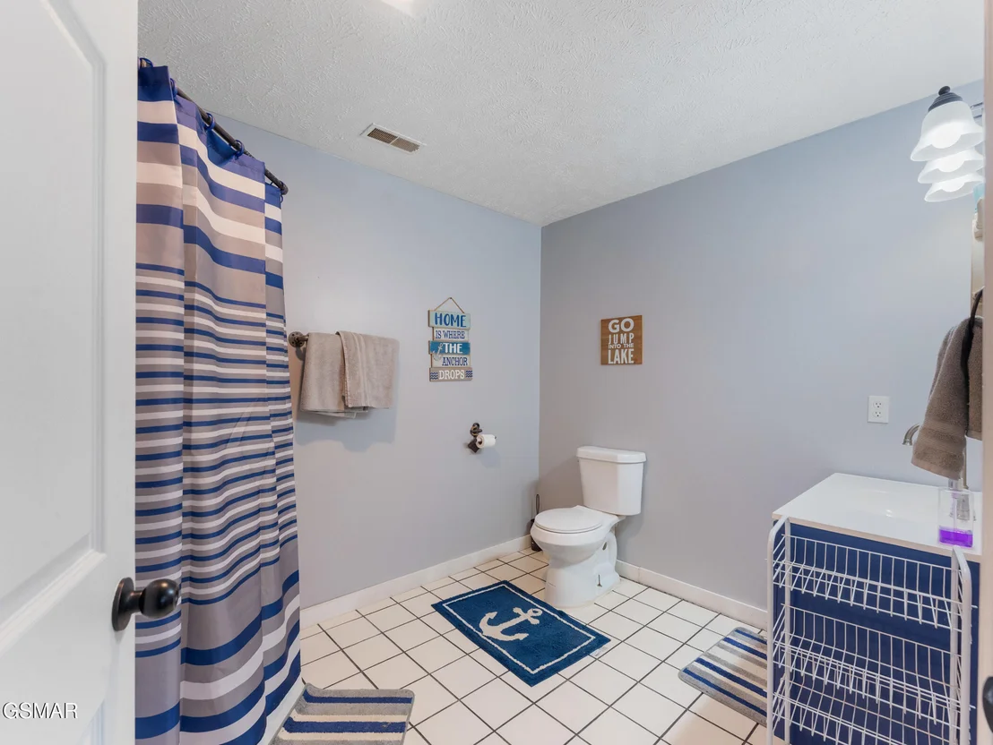 Photo of 1033 Sunset View Road