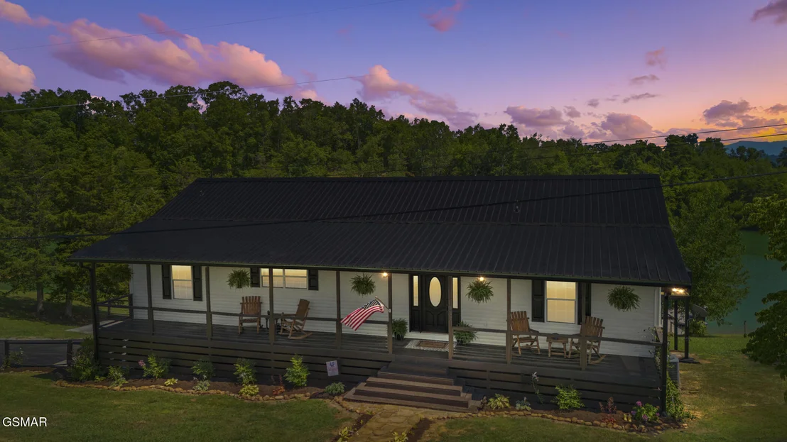 Photo of 1033 Sunset View Road