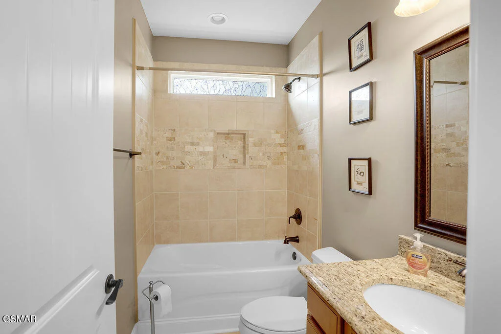 Photo of 1202 Foxwood Drive