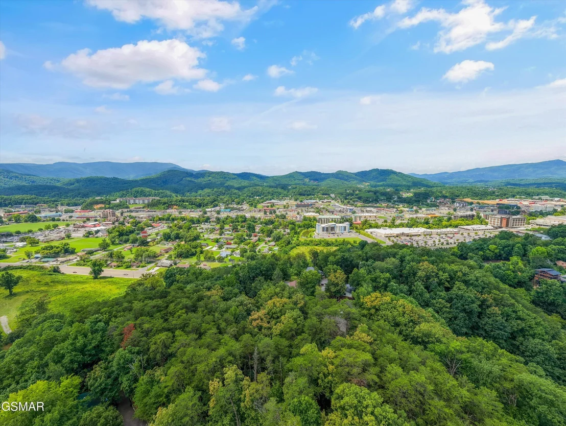 Photo of 615 Iron Mountain Road