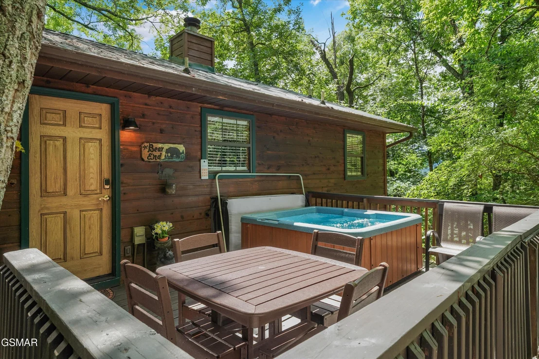 Photo of 615 Iron Mountain Road