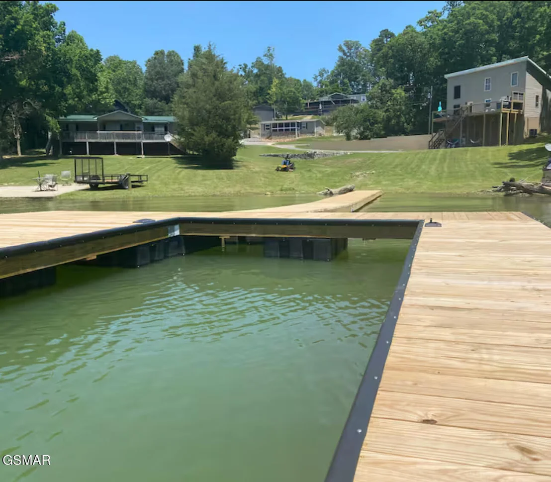 Photo of 1448 Dover Lane