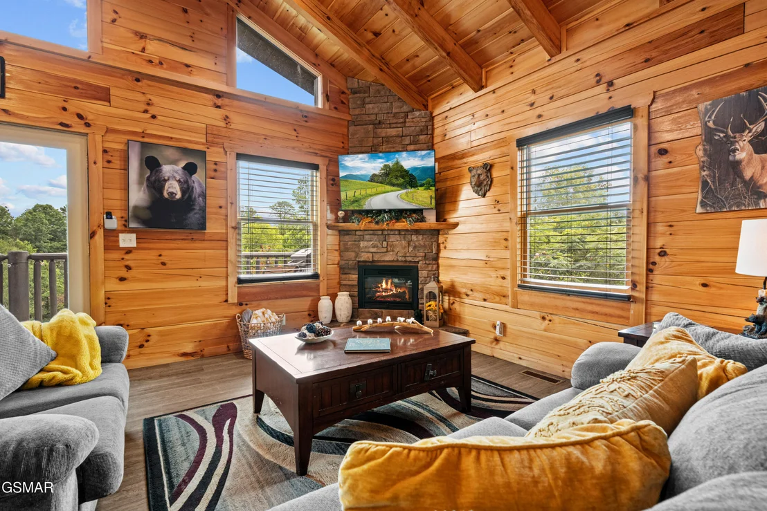 Photo of 705 Rondayview Lane