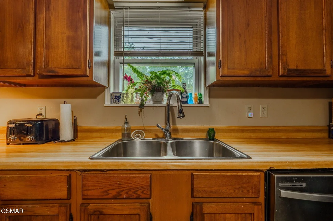 Photo of 298 Brock Road