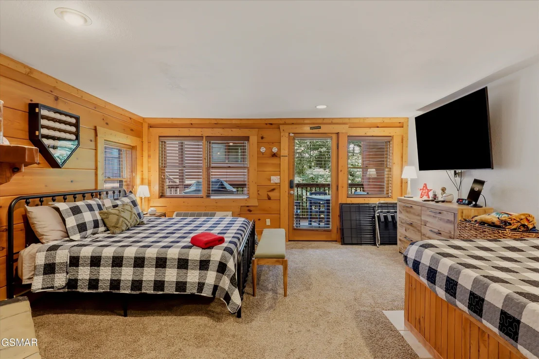 Photo of 727 Golf View Boulevard