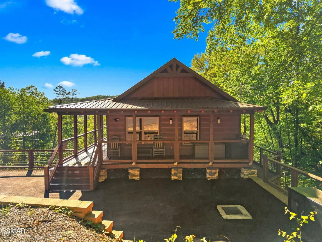 Photo of 2624 Overholt Trail
